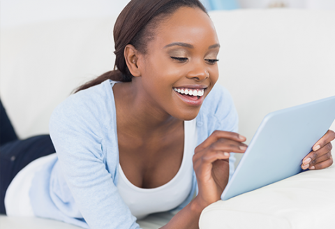 online purchase with instore pick-up woman using a tablet